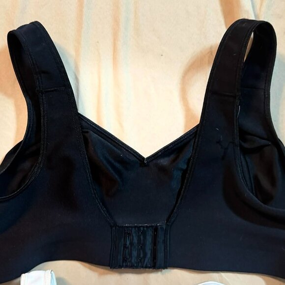 THREE Hanes Comfort Evolution wireless bras (1 black, 1 white, 1 taupe) L / 36D - Picture 4 of 14